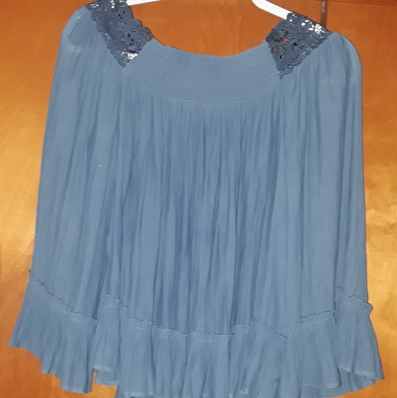 Top - Picture 2 of 2